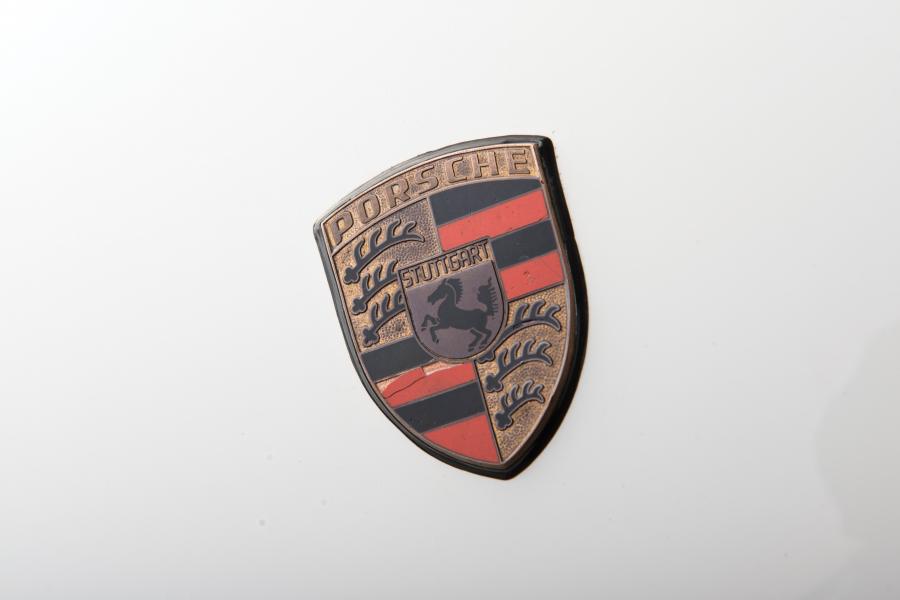  Porsche 911 Carrera RS Lightweight 1973 года  (фото 23 из 27)